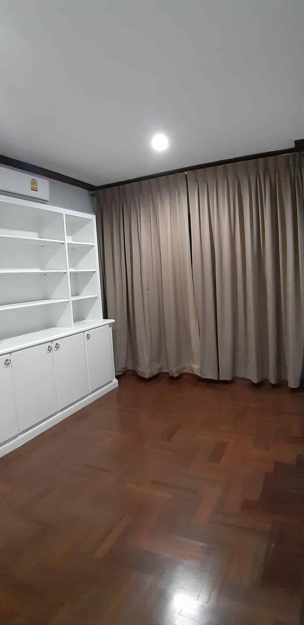 Villa 49 Housing (4-Storey Townhouse)