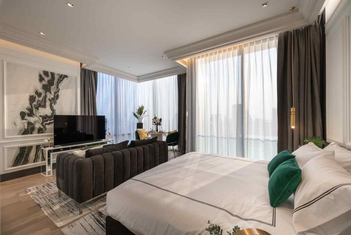 Ashton Silom
