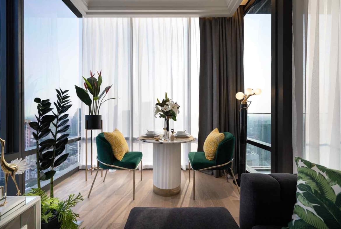 Ashton Silom
