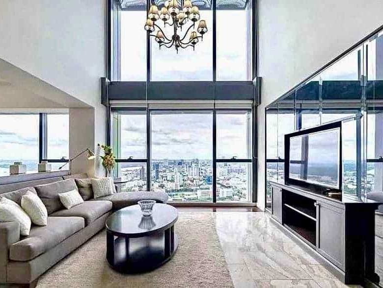 The Met Condominium Penthouse
