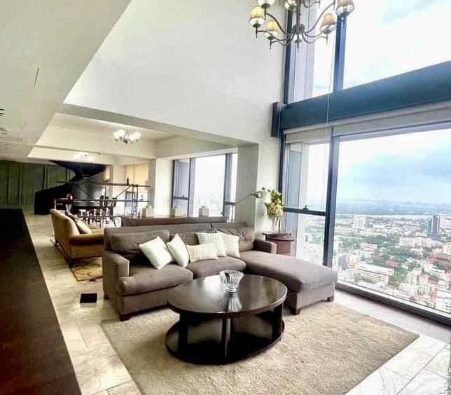 The Met Condominium Penthouse