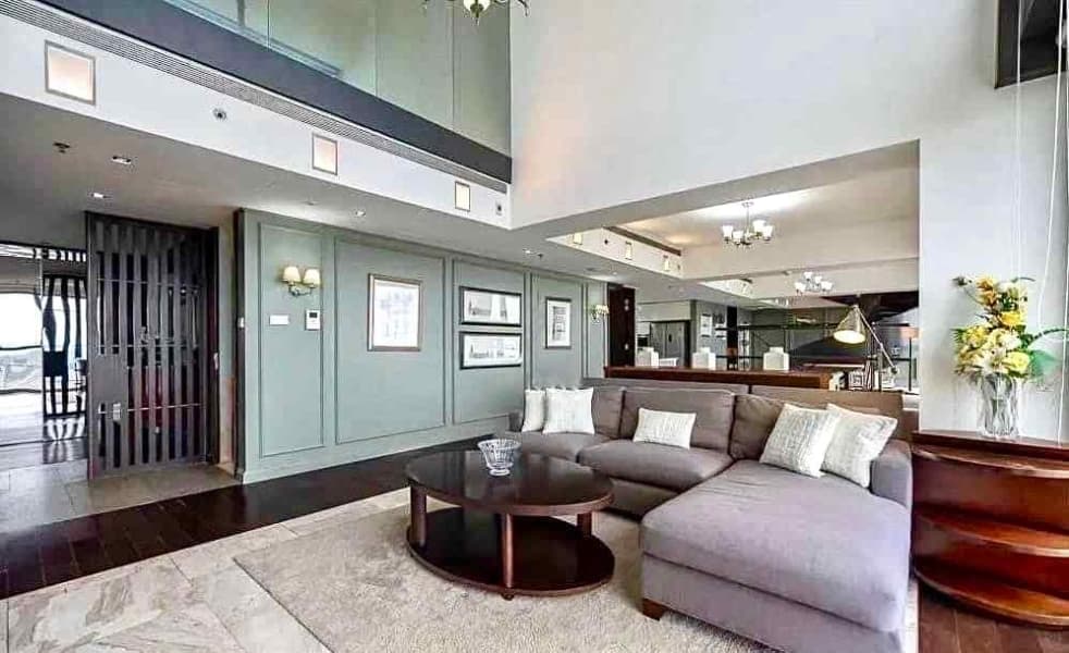 The Met Condominium Penthouse