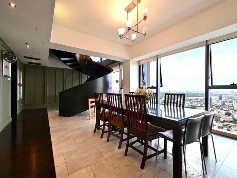 The Met Condominium Penthouse