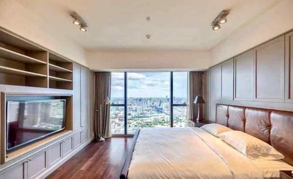 The Met Condominium Penthouse