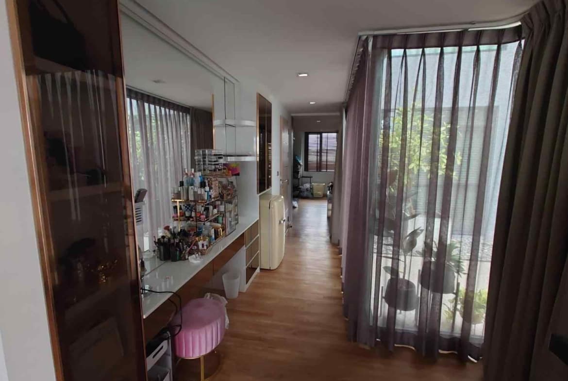 Glam Glamorous Living Townhome (Chokchai 4)