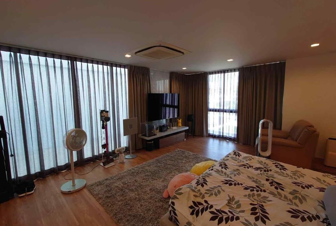 Glam Glamorous Living Townhome (Chokchai 4)