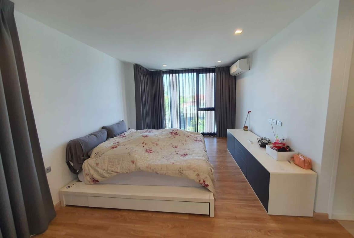 Glam Glamorous Living Townhome (Chokchai 4)