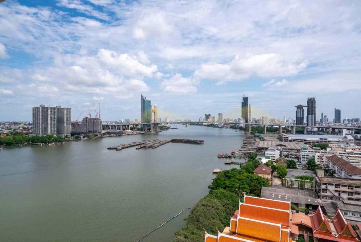 Lumpini Park Riverside Rama 3