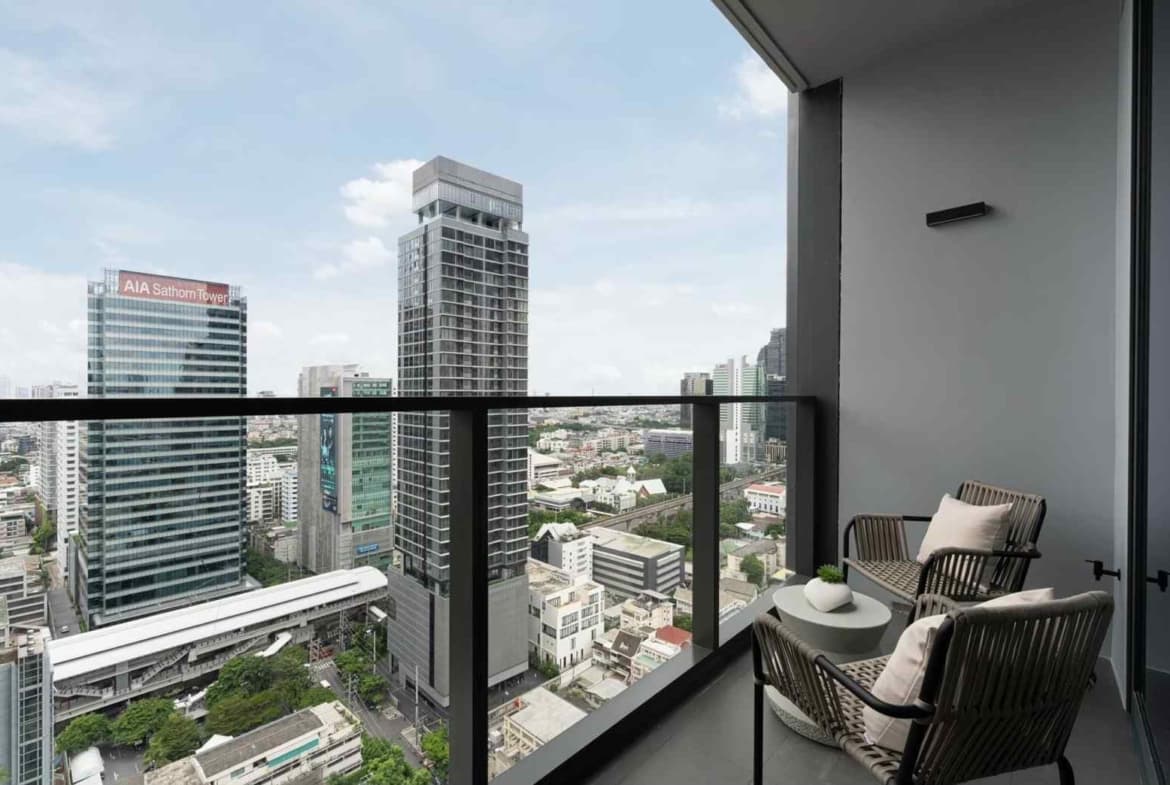 Tait Sathorn 12
