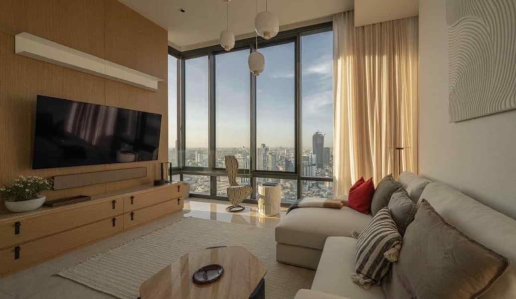 Ashton Silom