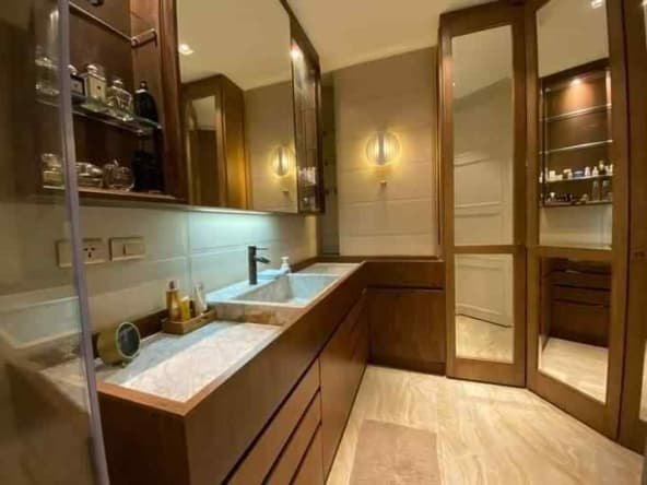 Beachfront Jomtien Residence Duplex Penthouse