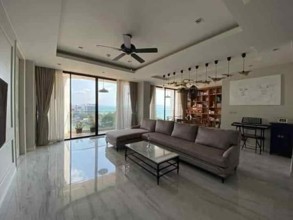 Beachfront Jomtien Residence Duplex Penthouse