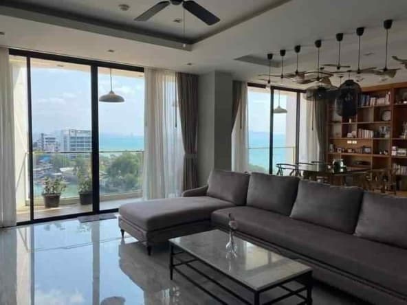 Beachfront Jomtien Residence Duplex Penthouse