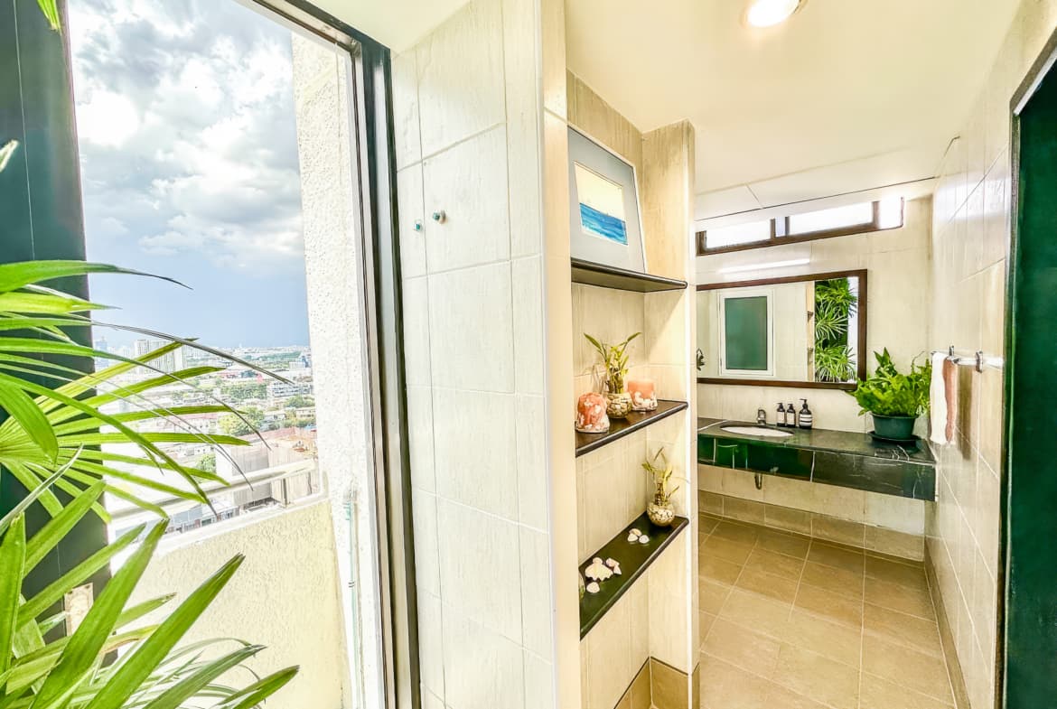 Supalai Place Condominium Sukhumvit 39