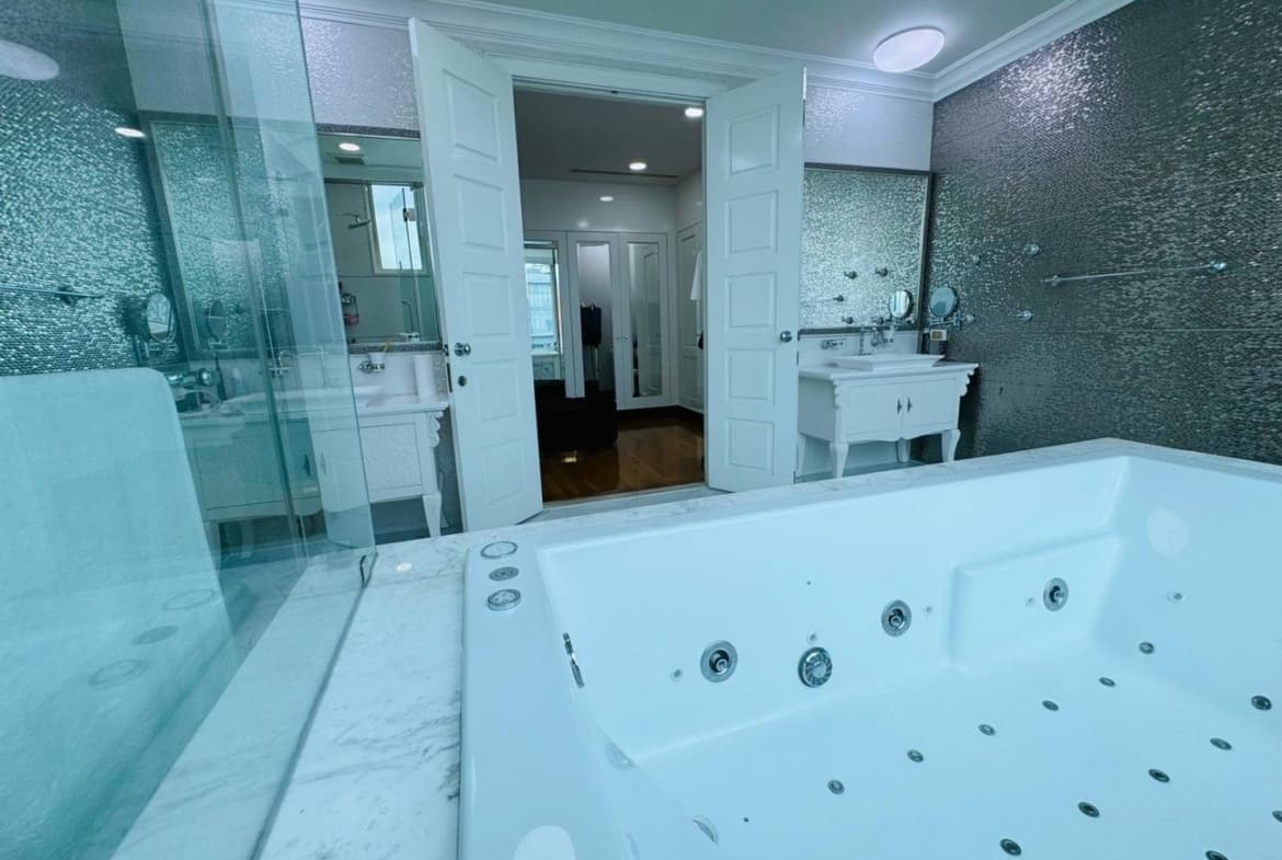 Royce Private Residences