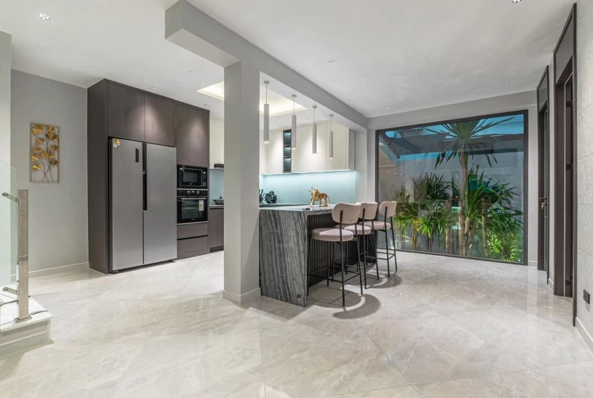 Modern Pool Villa (Pattaya)
