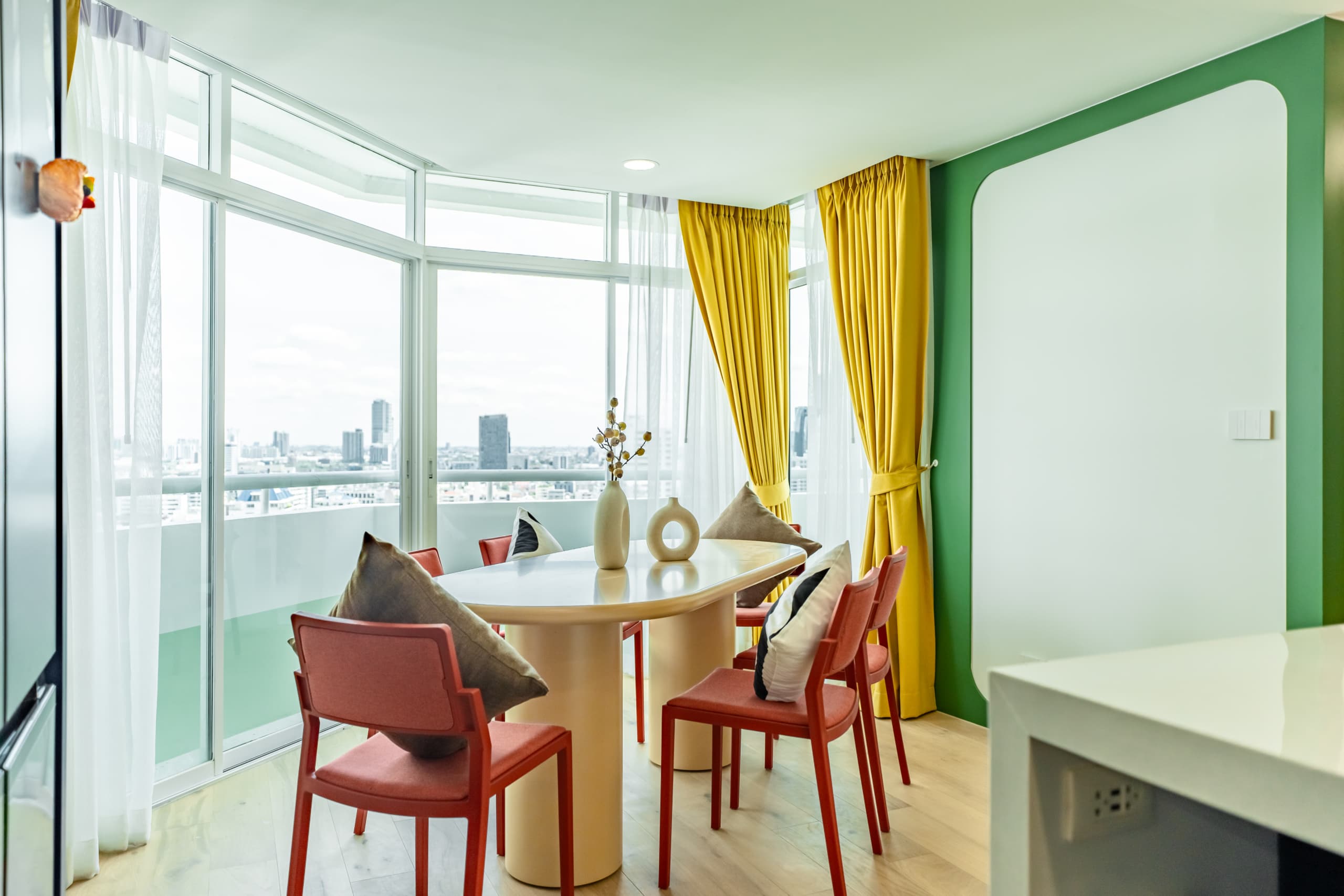 High-Floor Condo in Thonglor (Bauhaus Style)