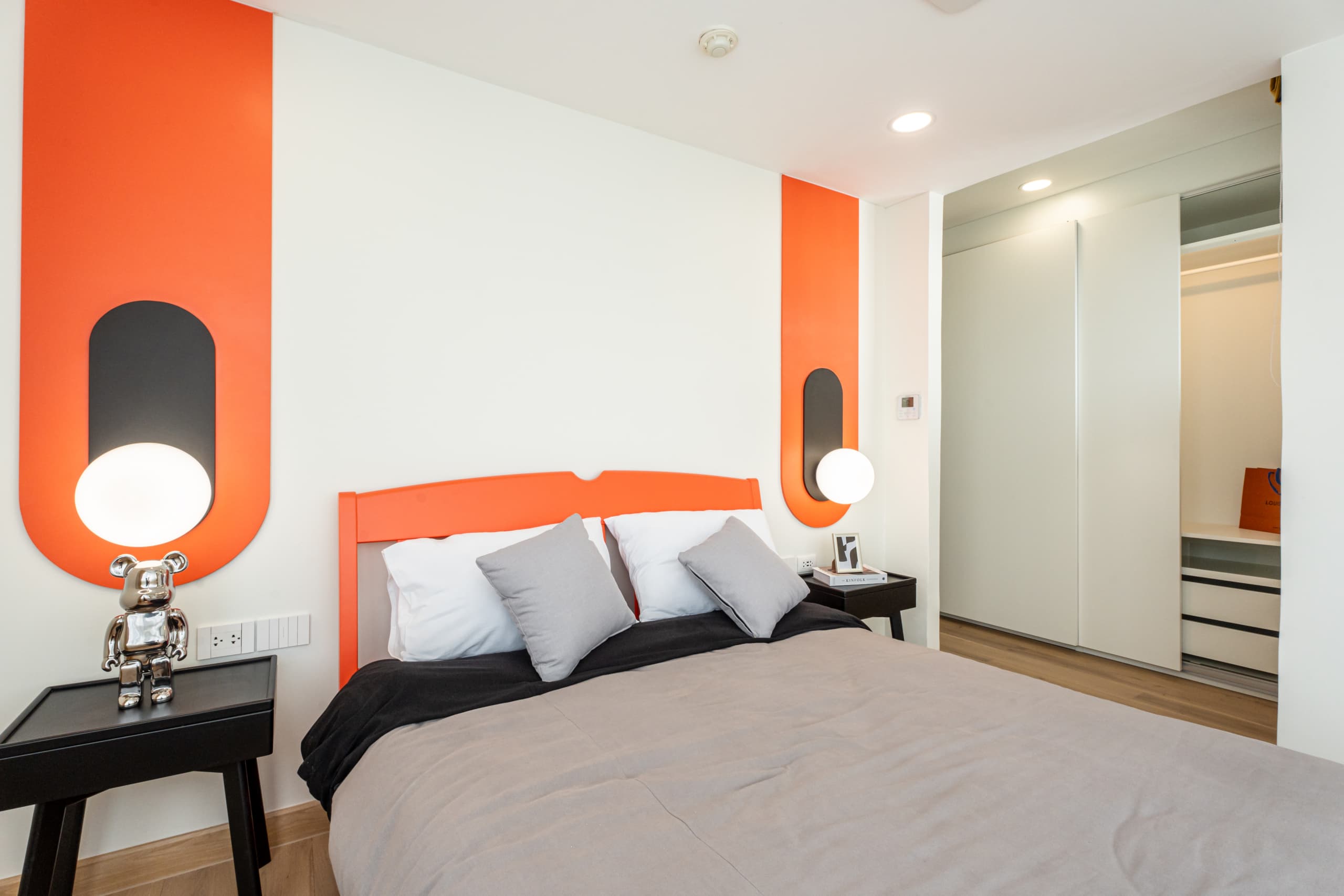 High-Floor Condo in Thonglor (Bauhaus Style)