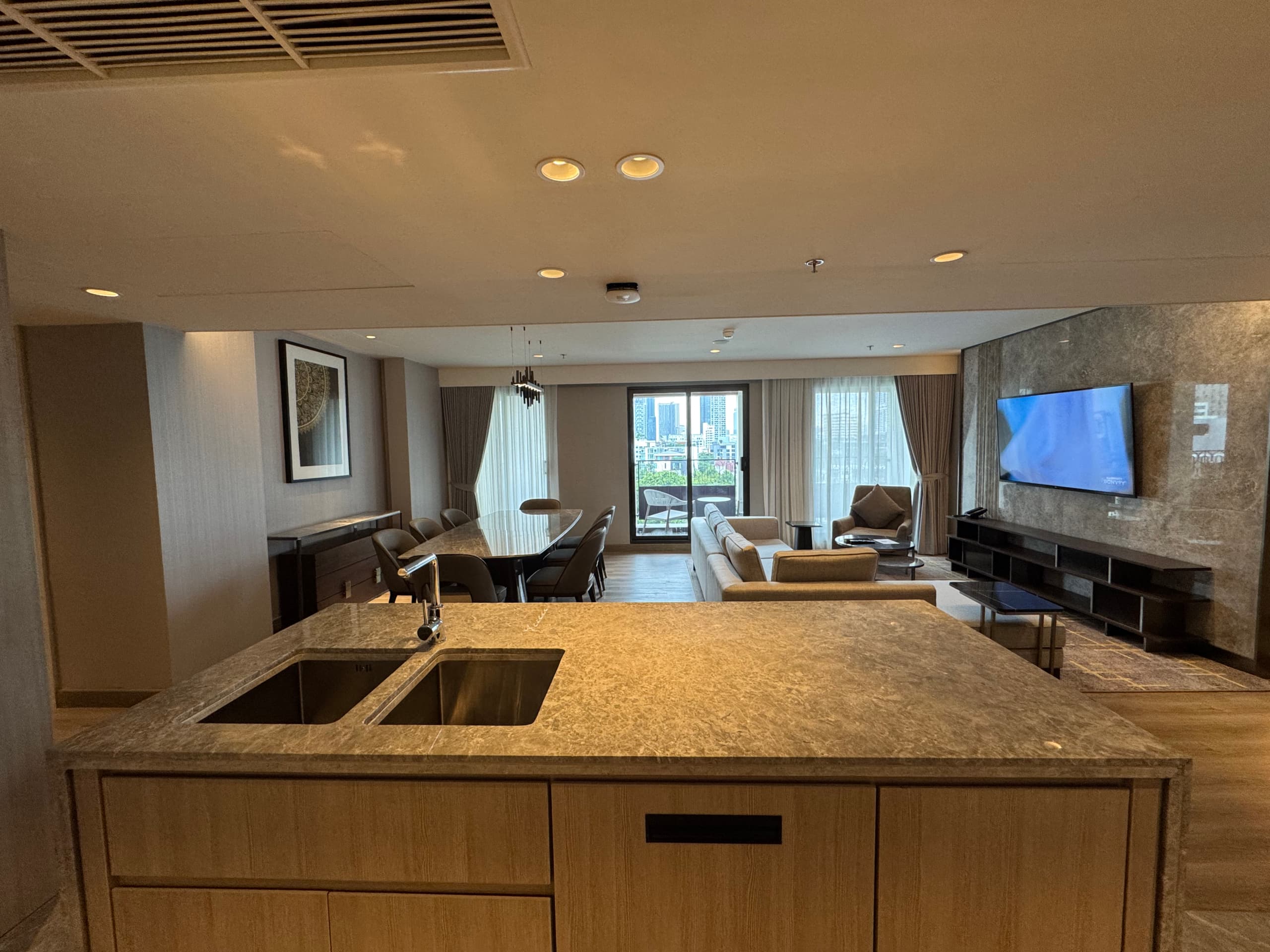 Spacious 3-Bedroom Luxury Residence in Sukhumvit 49