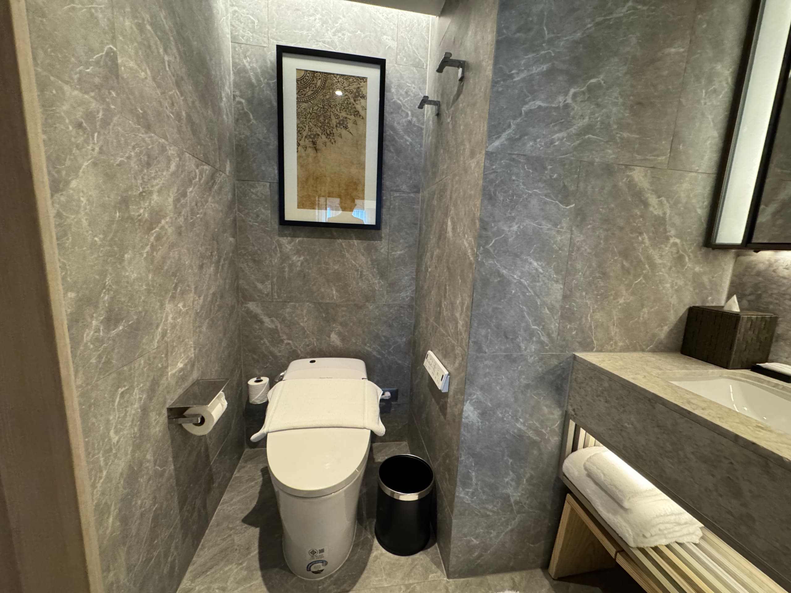 Spacious 3-Bedroom Luxury Residence in Sukhumvit 49