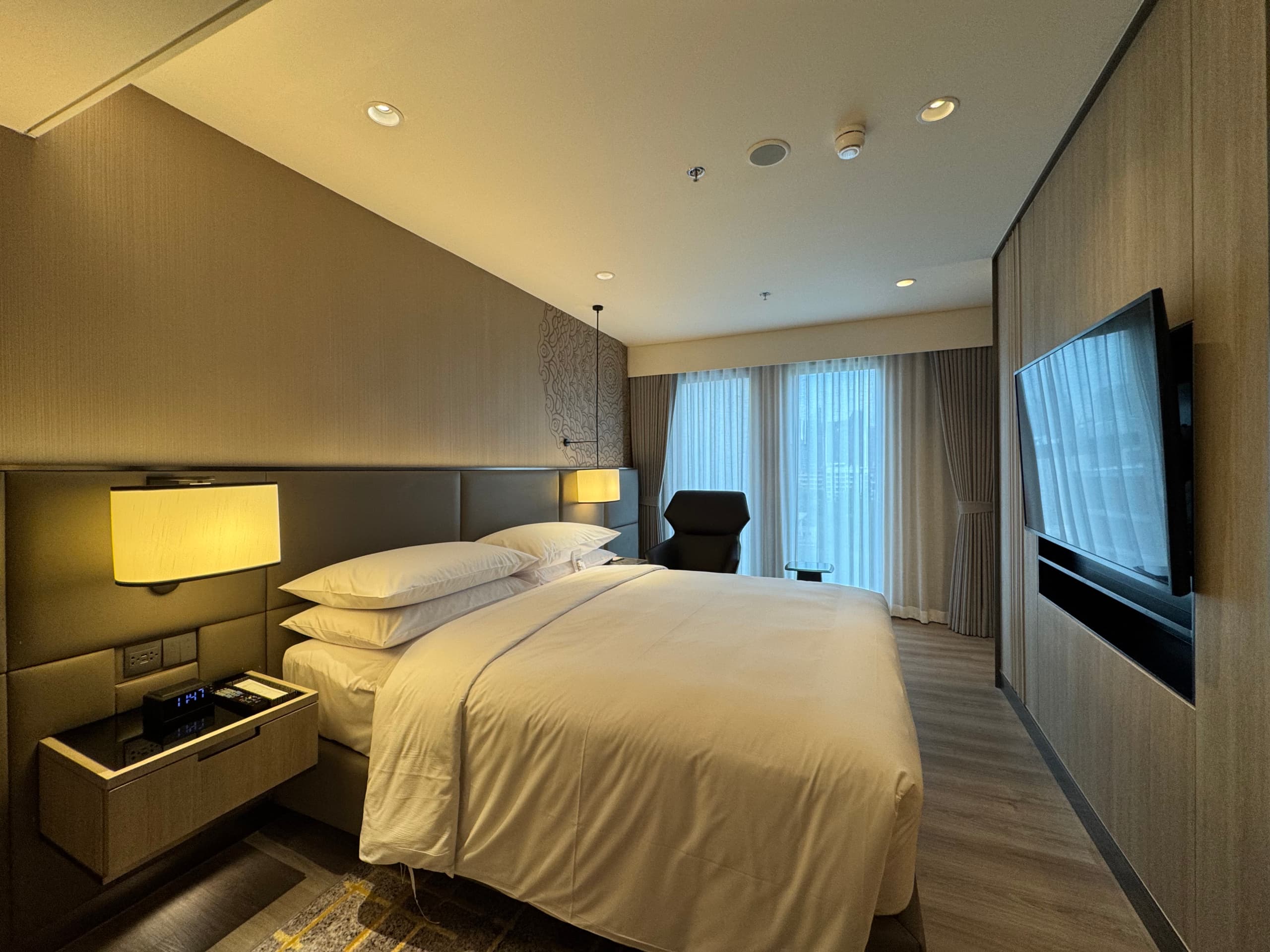 Spacious 3-Bedroom Luxury Residence in Sukhumvit 49