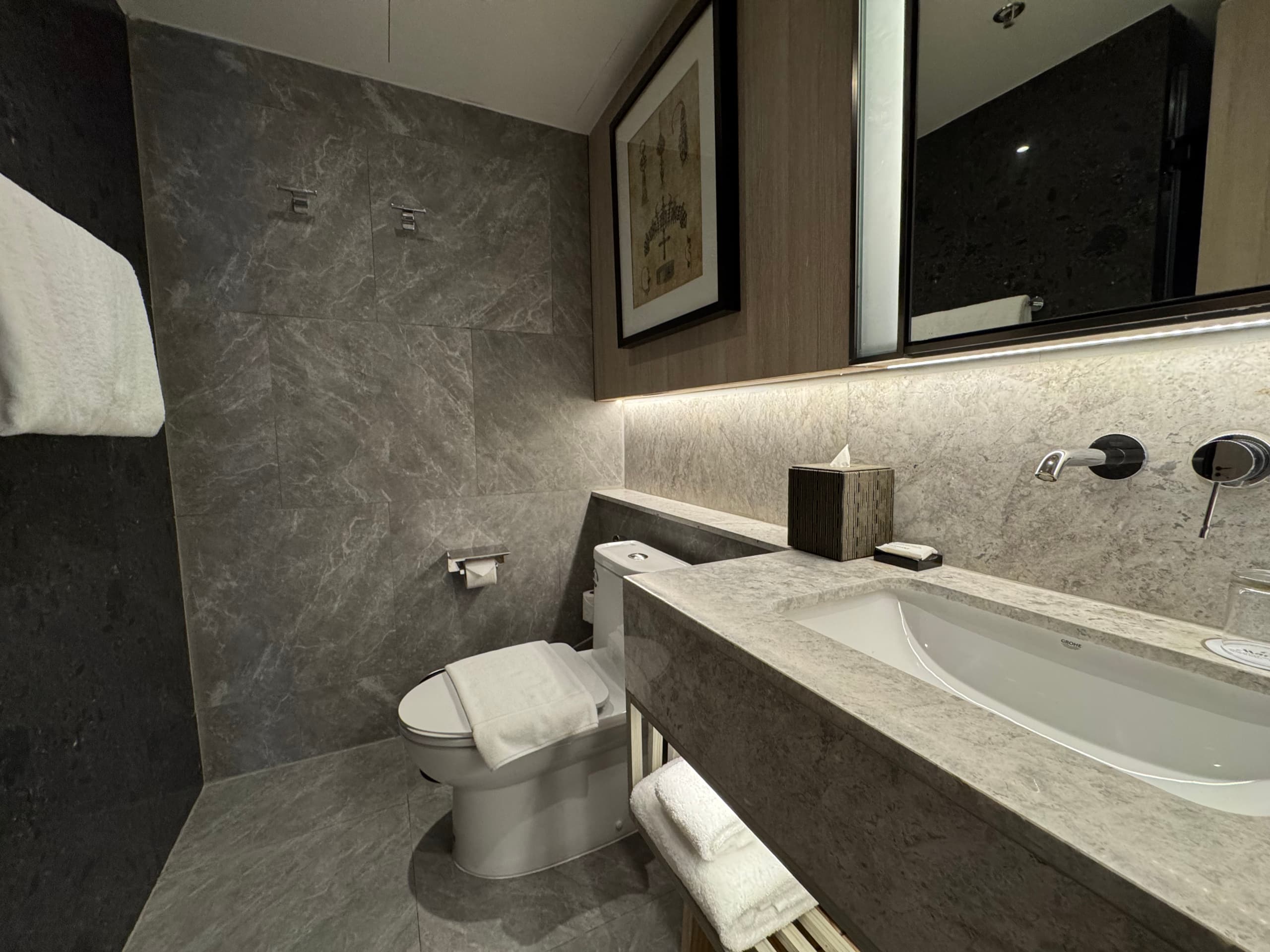 Spacious 3-Bedroom Luxury Residence in Sukhumvit 49