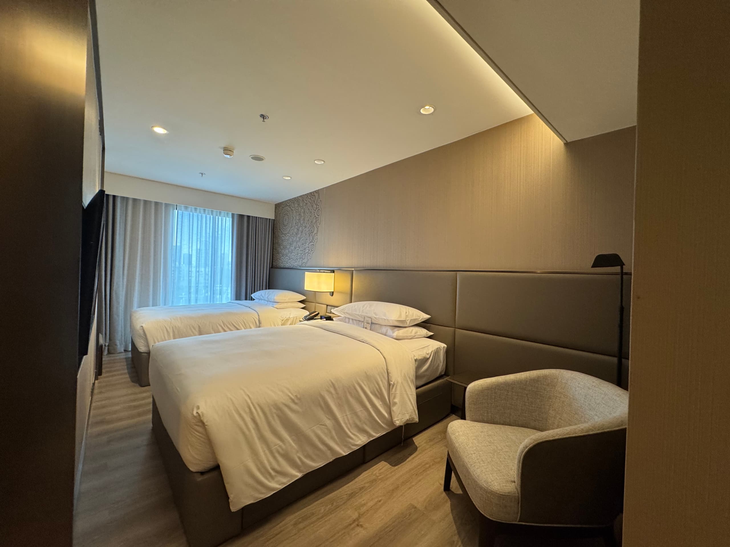 Spacious 3-Bedroom Luxury Residence in Sukhumvit 49