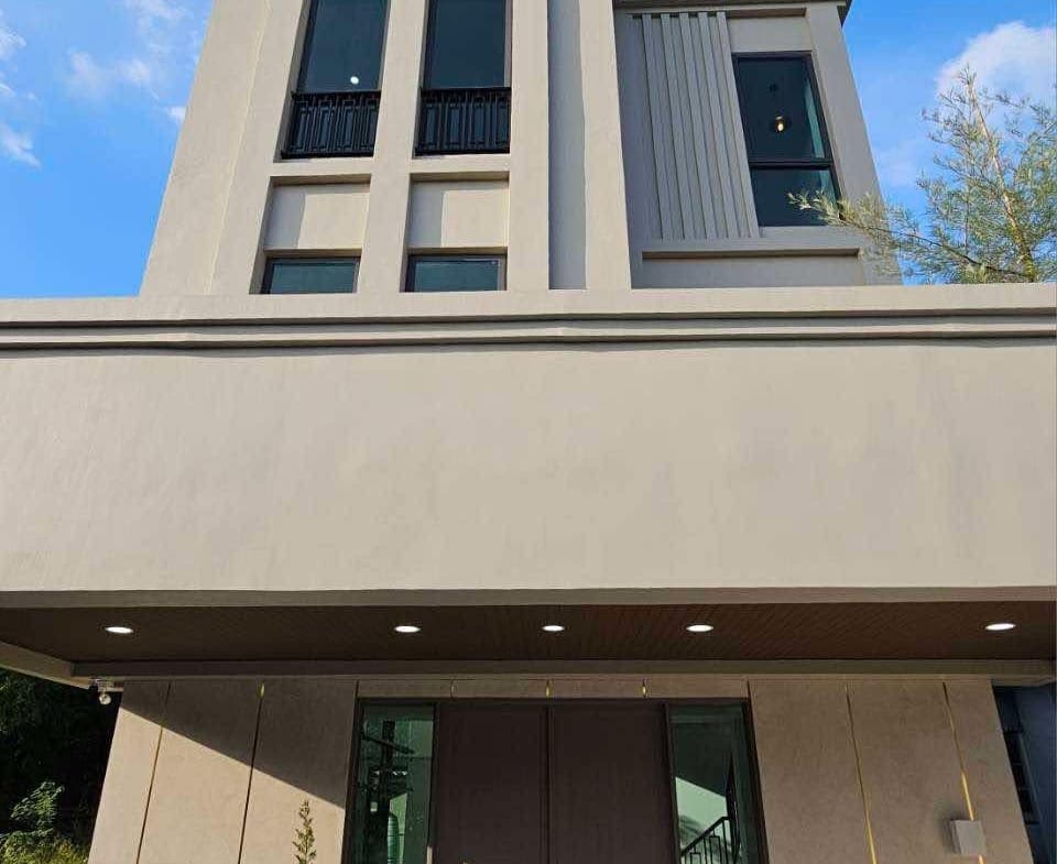 3.5-Storey Single House in Onnut 44