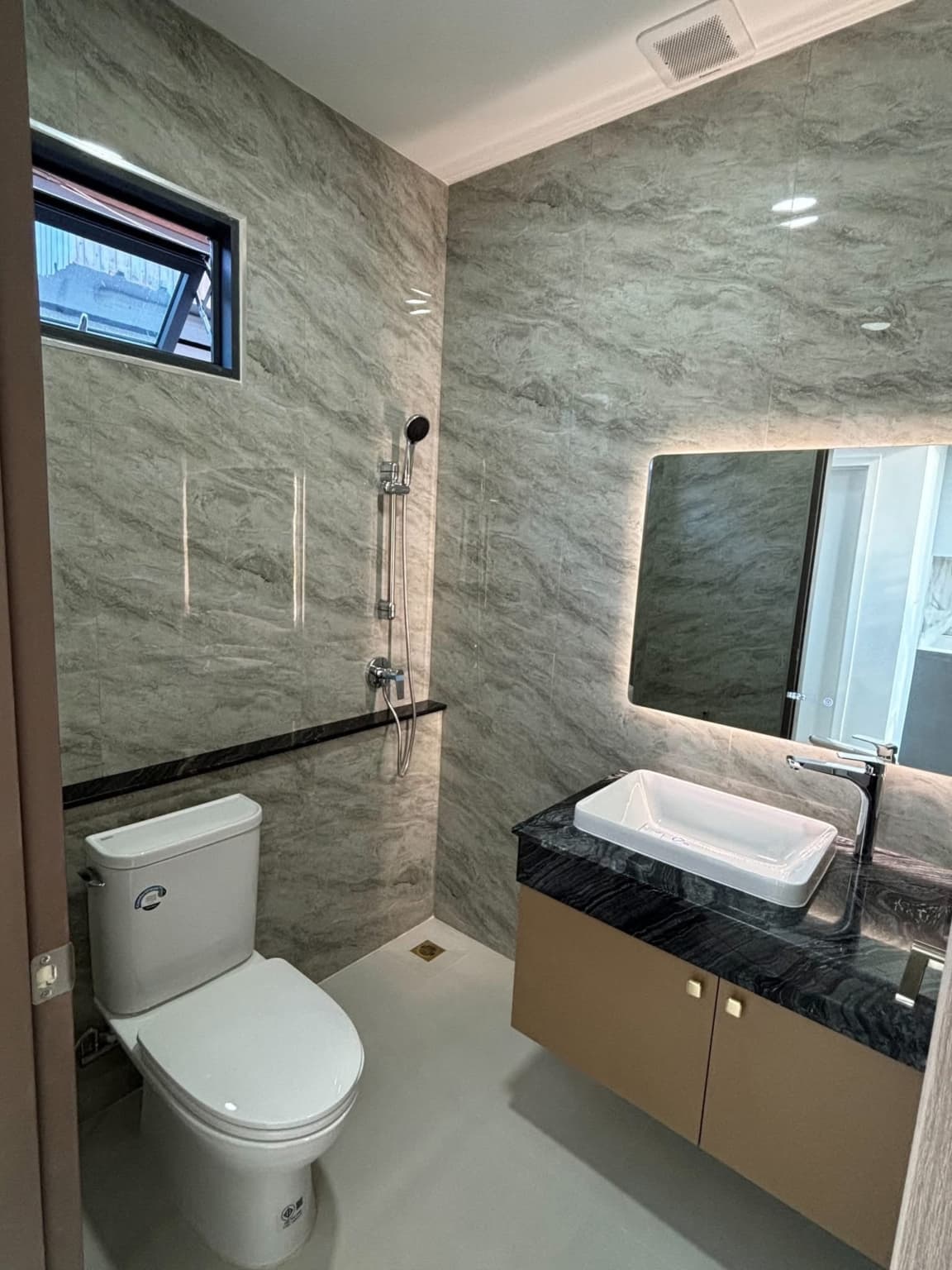 3.5-Storey Single House in Onnut 44