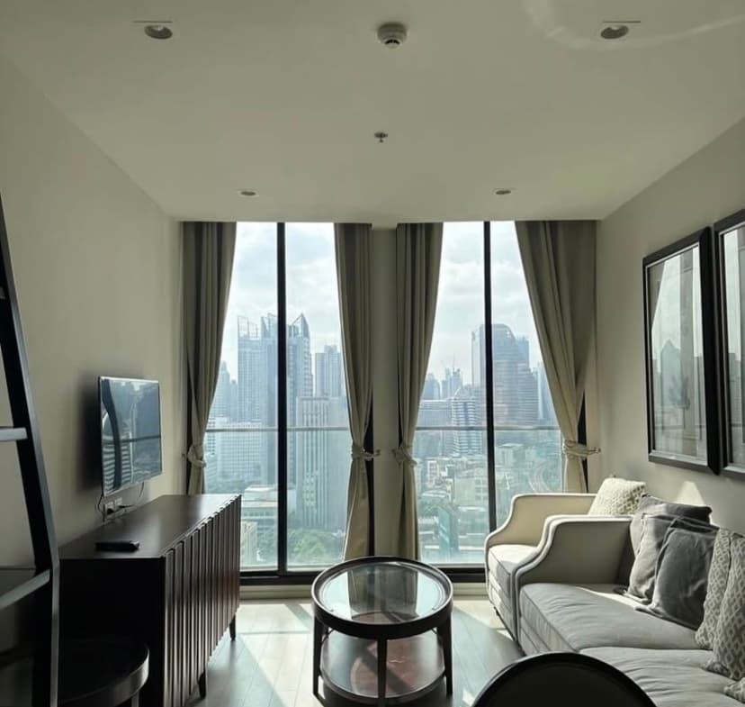 Noble Ploenchit 
