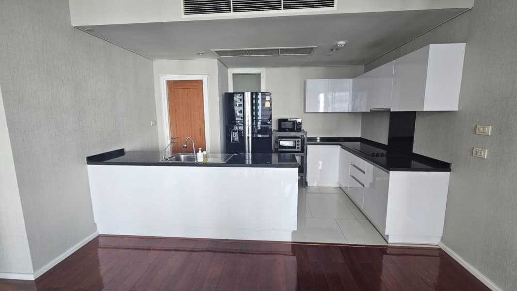 Wind Sukhumvit 23