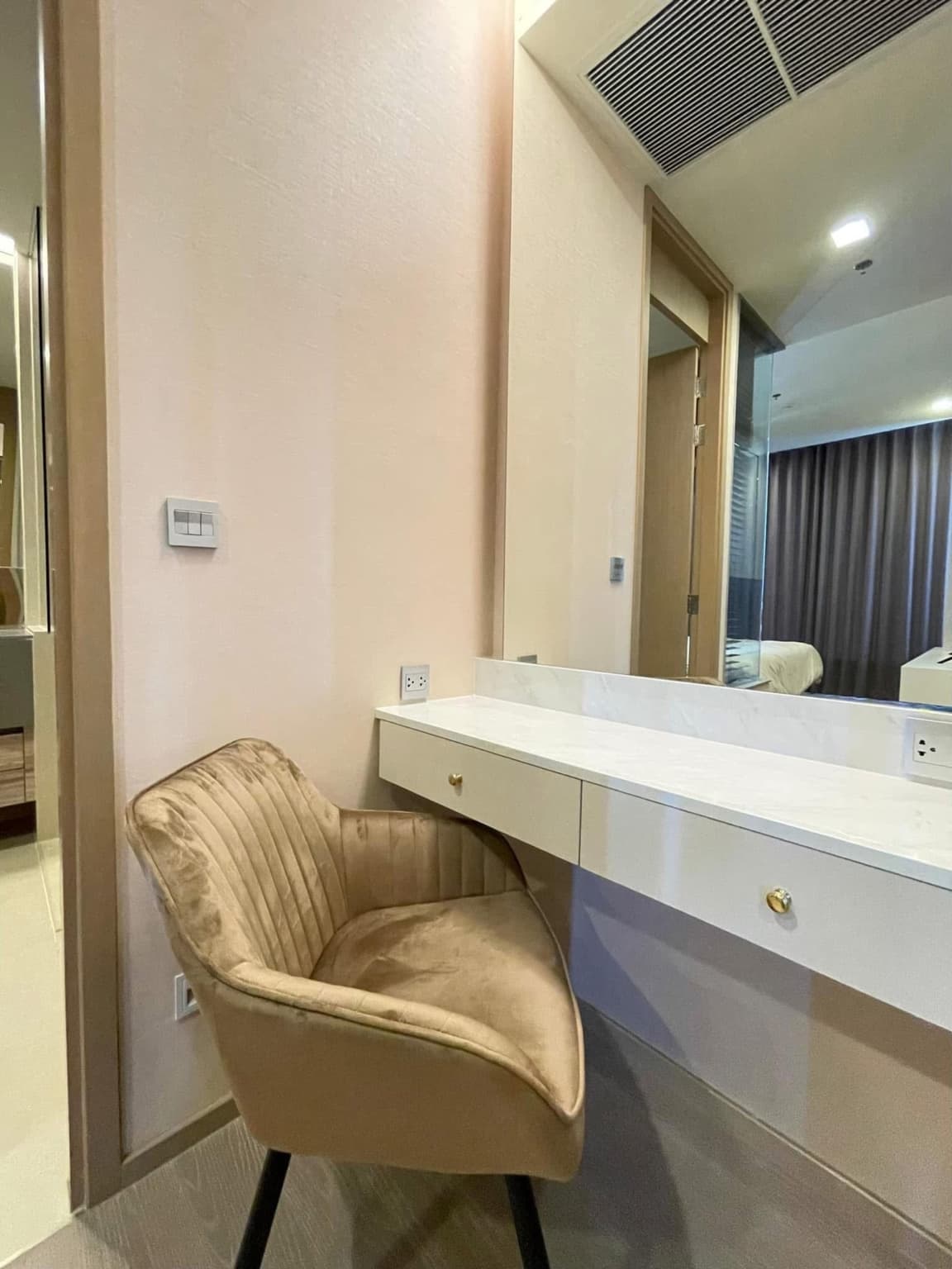 The ESSE Asoke Sukhumvit 21