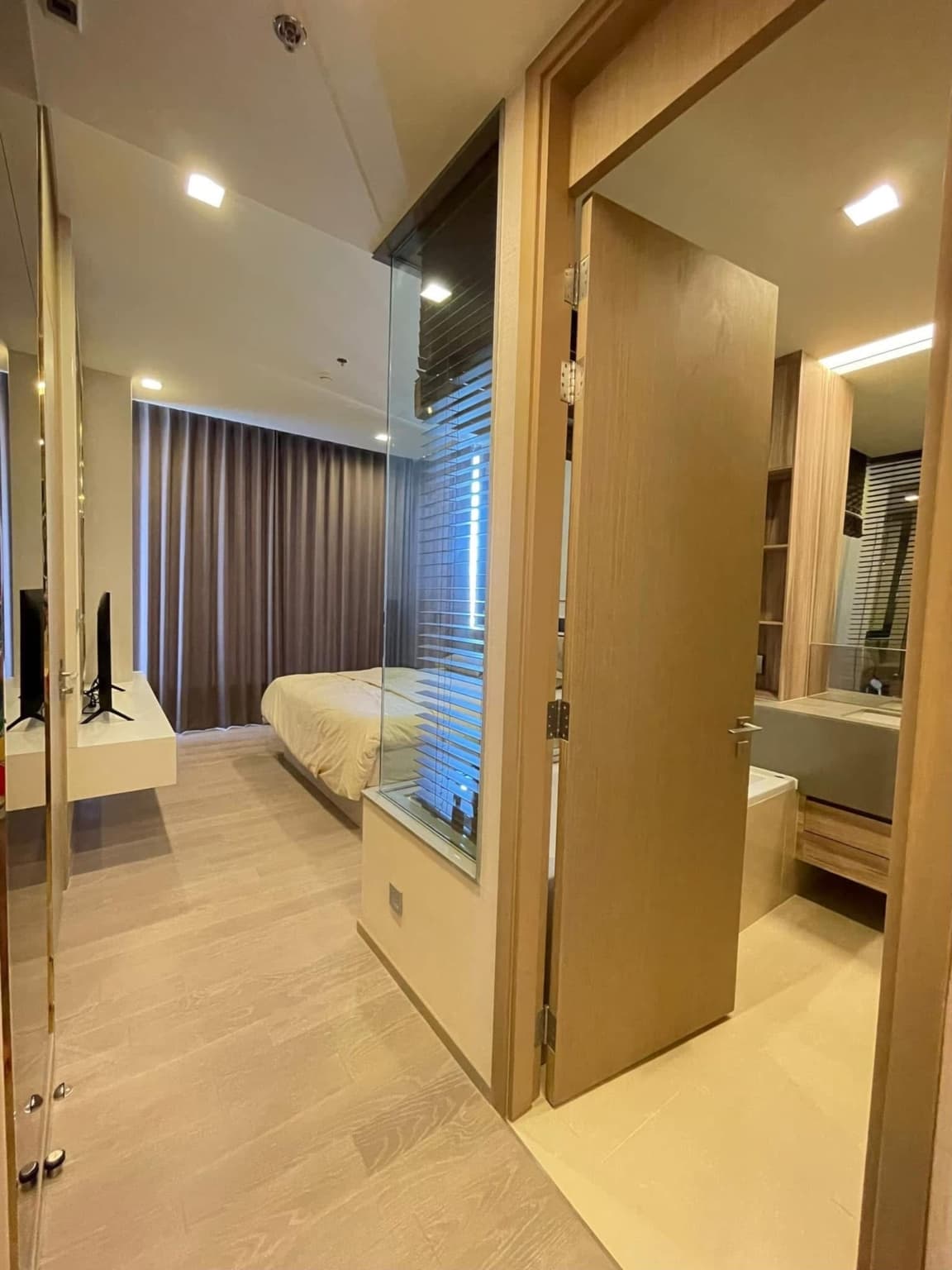 The ESSE Asoke Sukhumvit 21