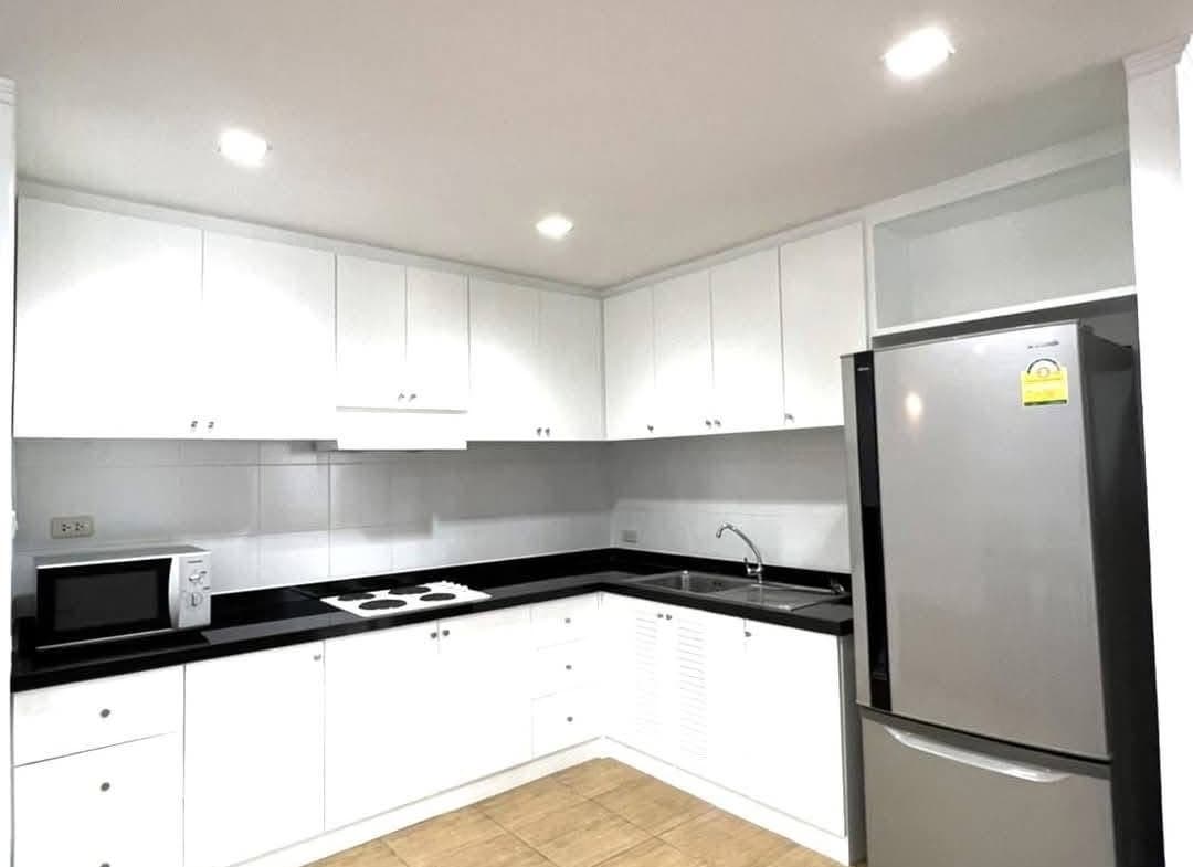 Acadamia Grand Tower