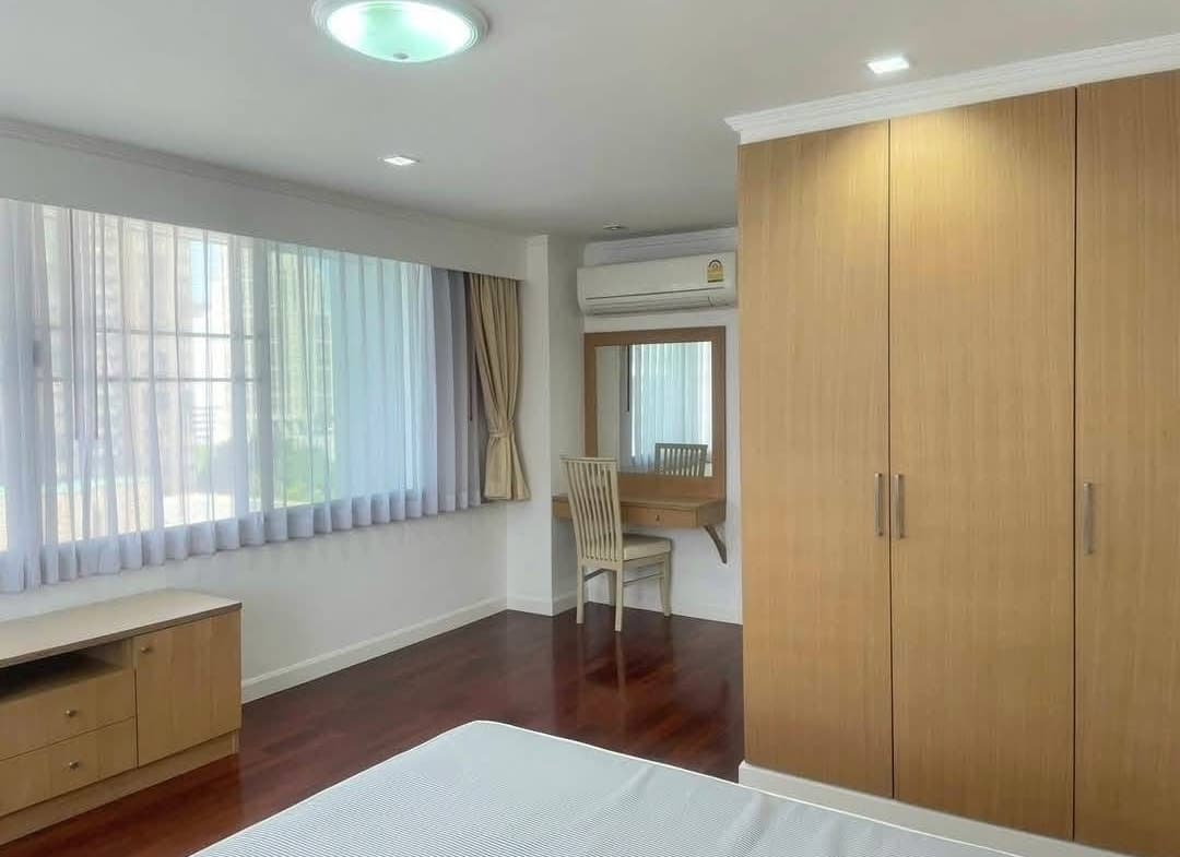 Acadamia Grand Tower