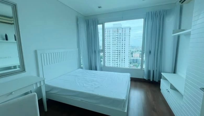 Ivy Thonglor 