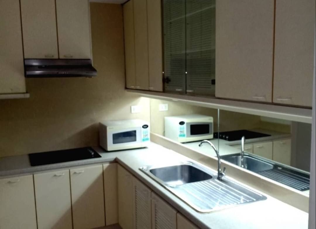 Baan Suanpetch Condominium