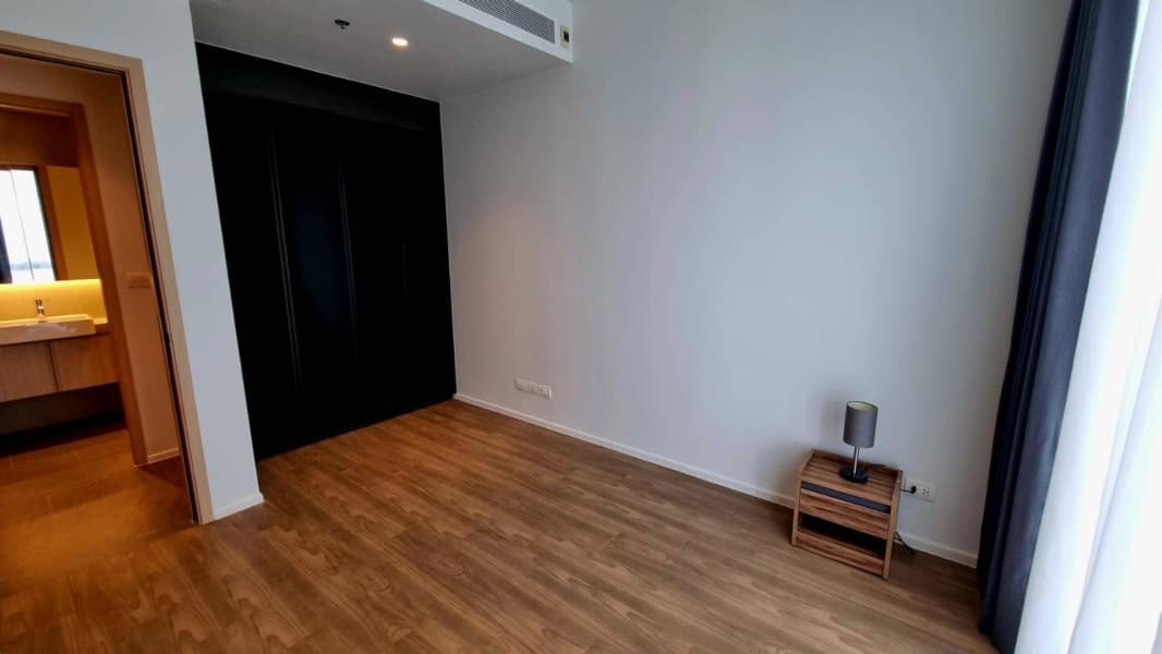The Lofts Silom by Raimon Land