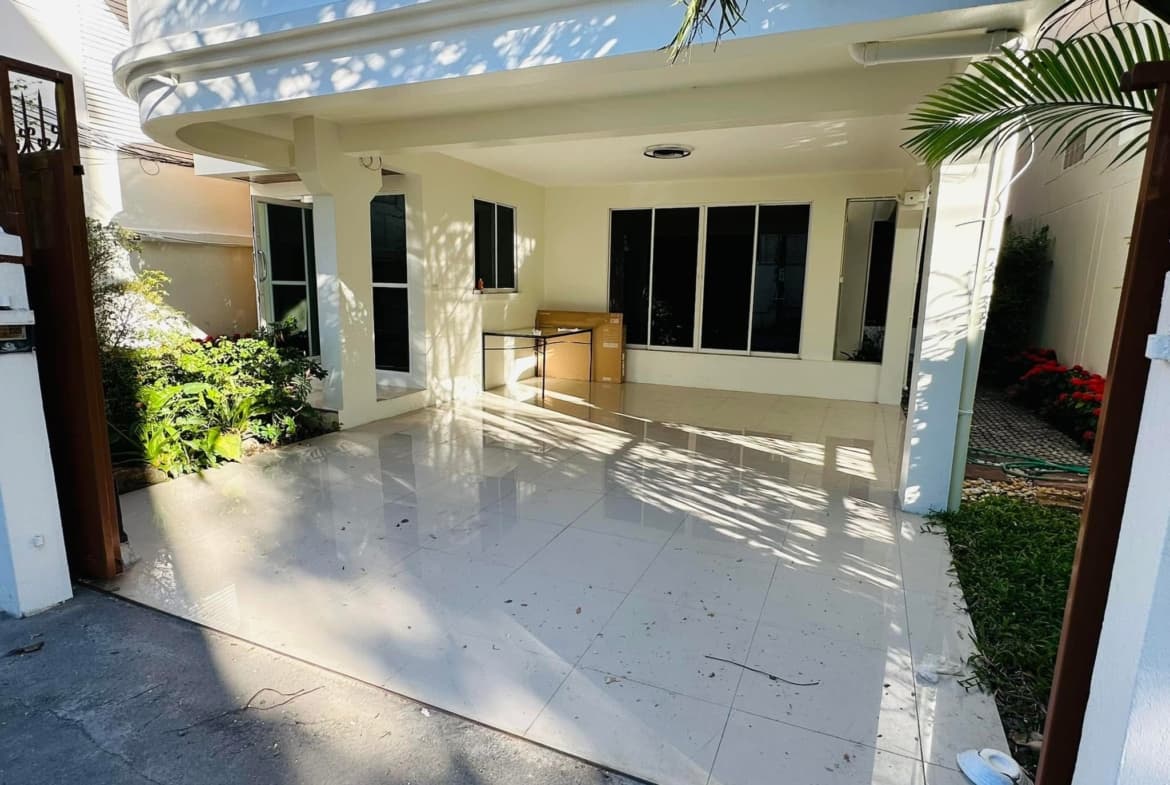Single House (Sukhumvit 31)