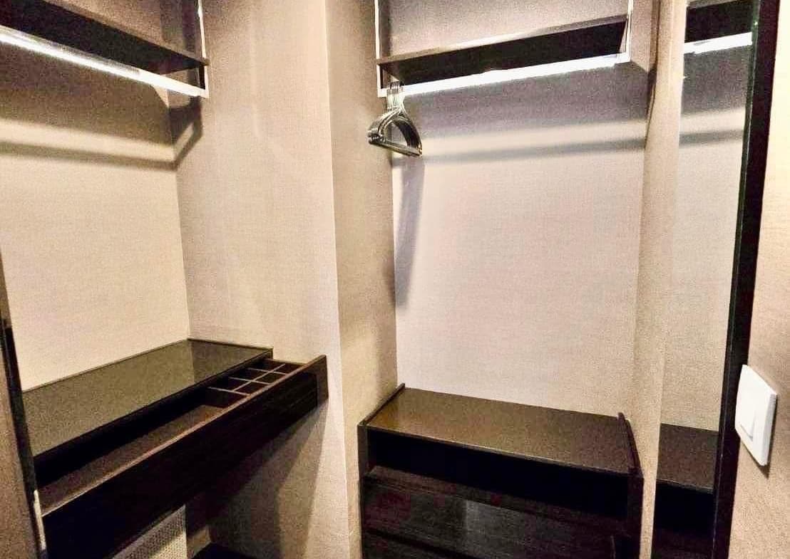 The Room Sathorn – St. Louis