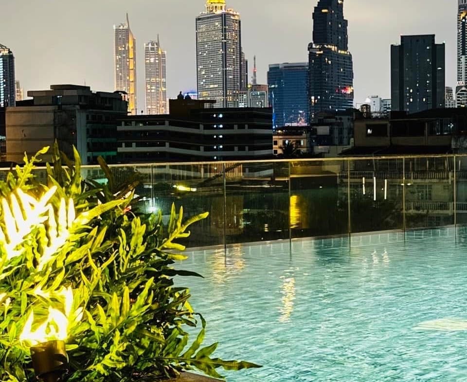 The Room Sathorn – St. Louis