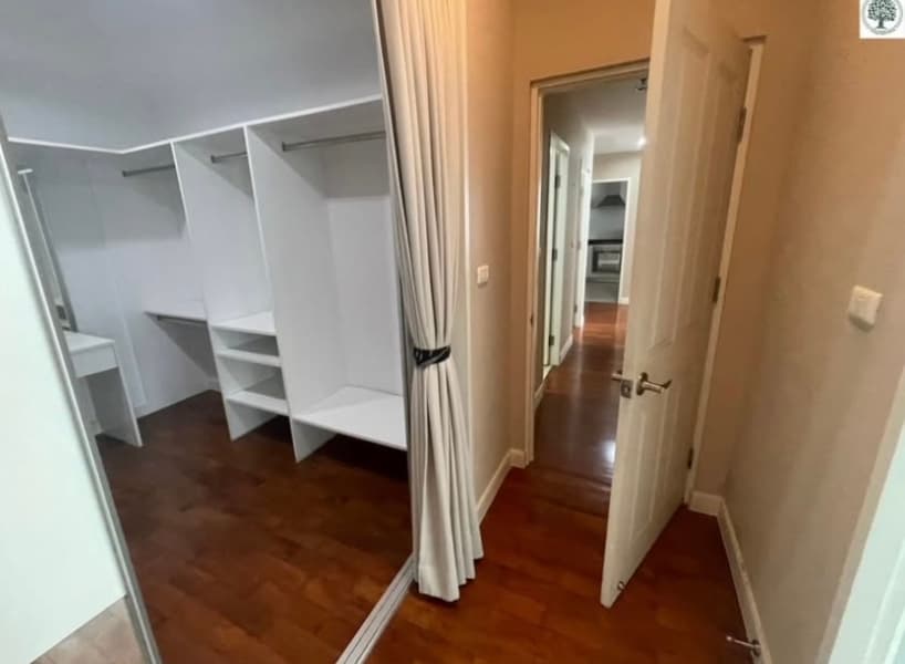 Siri Residence