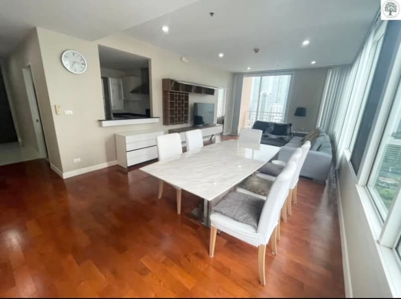 Siri Residence