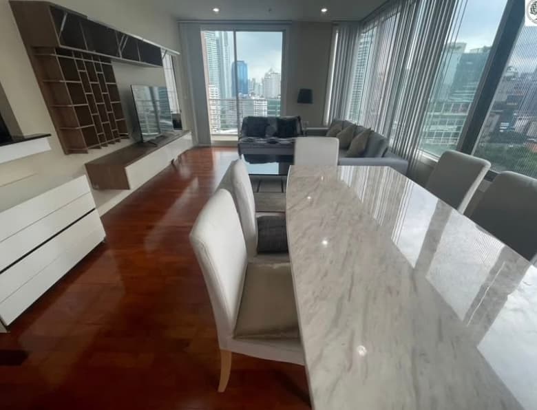 Siri Residence