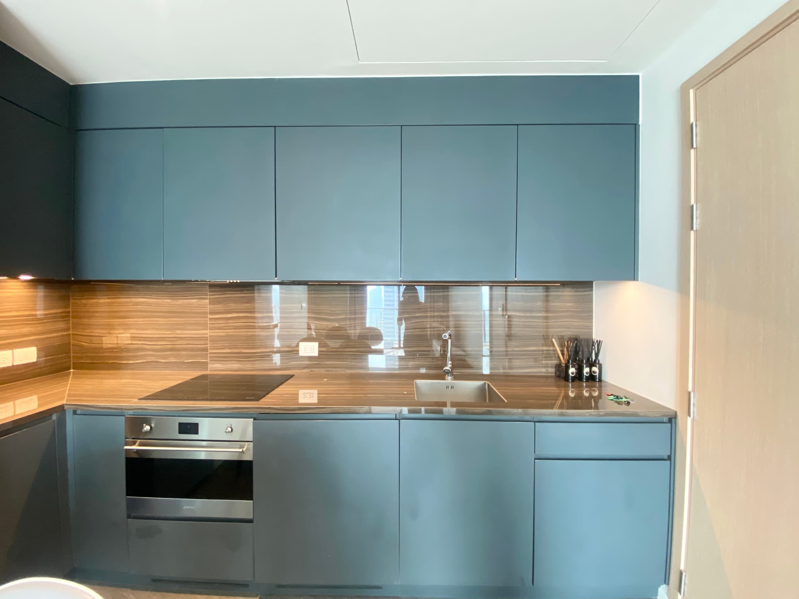 The Lofts Silom by Raimon Land