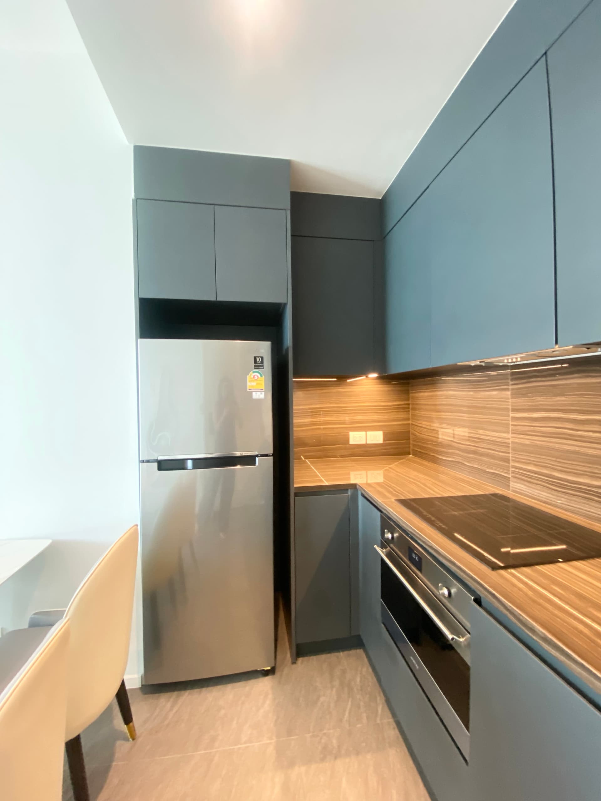The Lofts Silom by Raimon Land