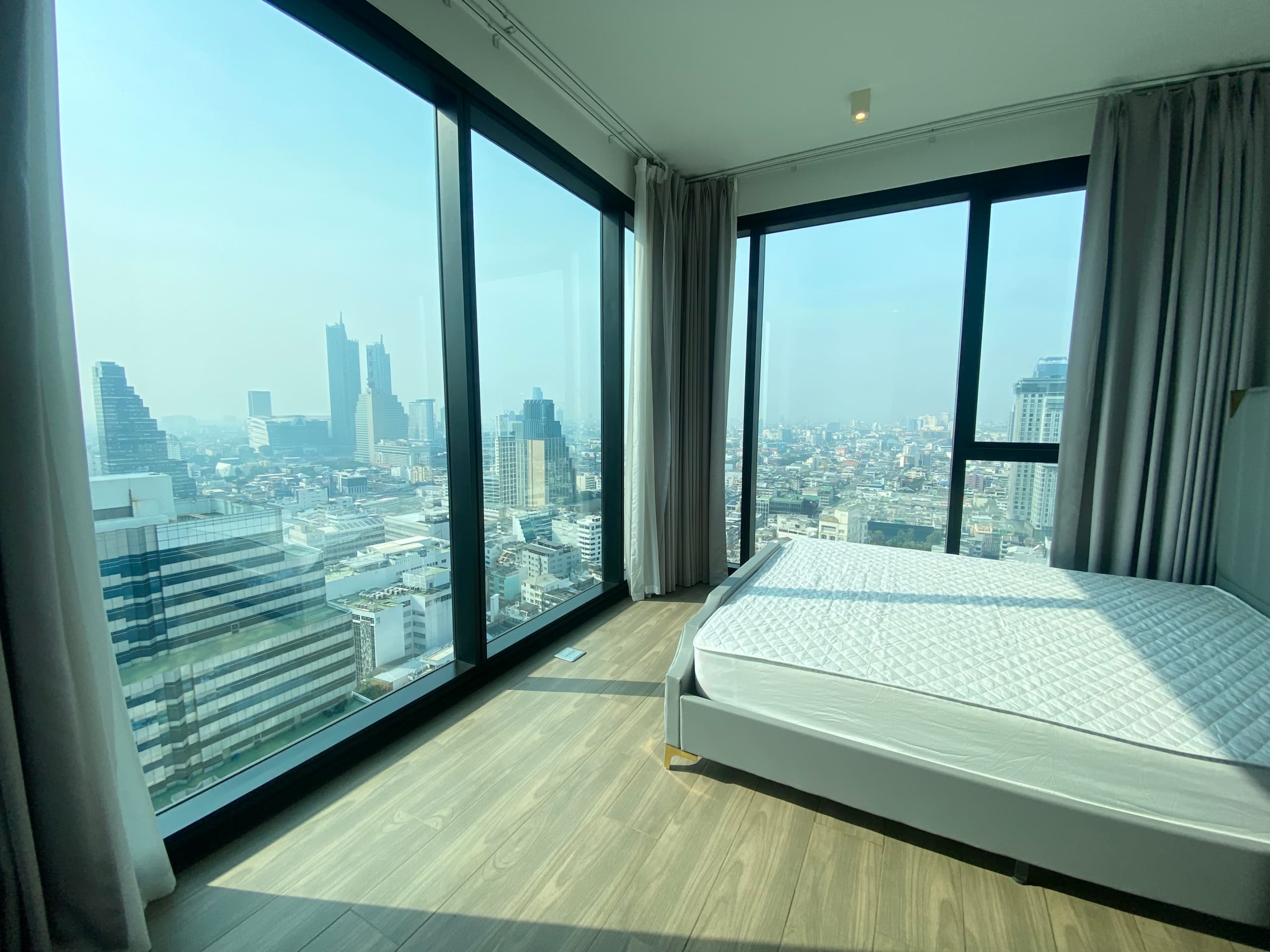 The Lofts Silom by Raimon Land