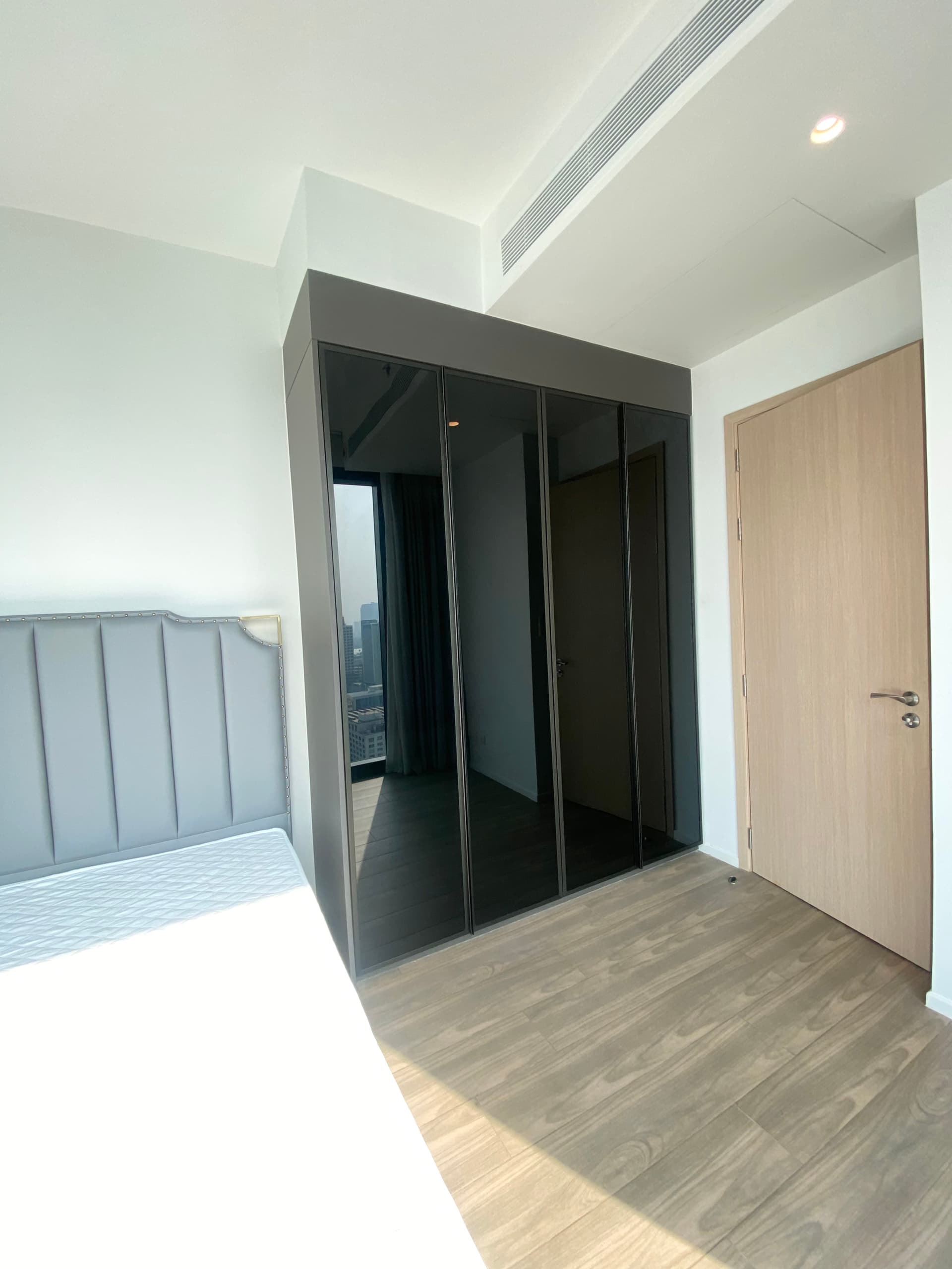 The Lofts Silom by Raimon Land