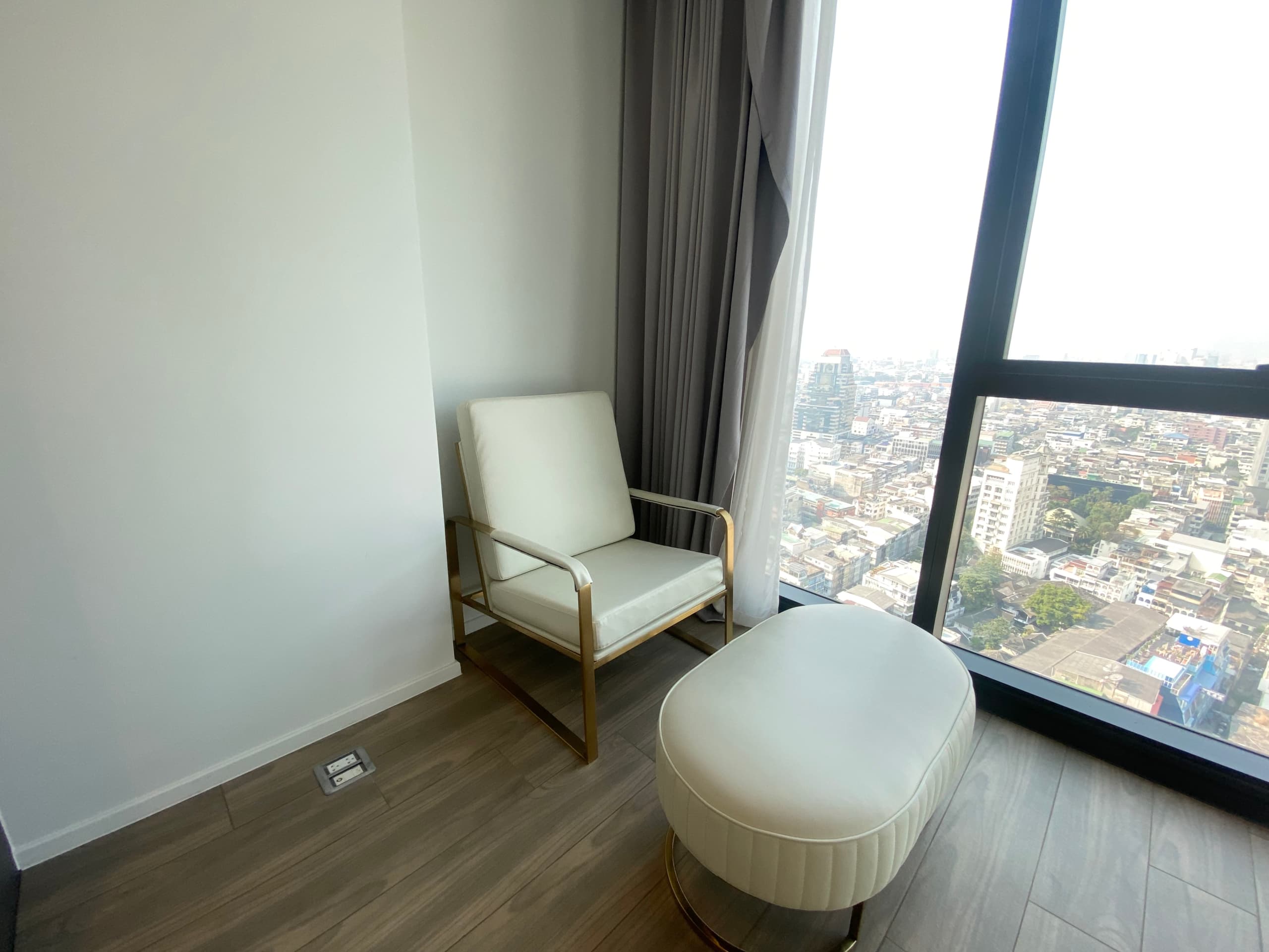 The Lofts Silom by Raimon Land