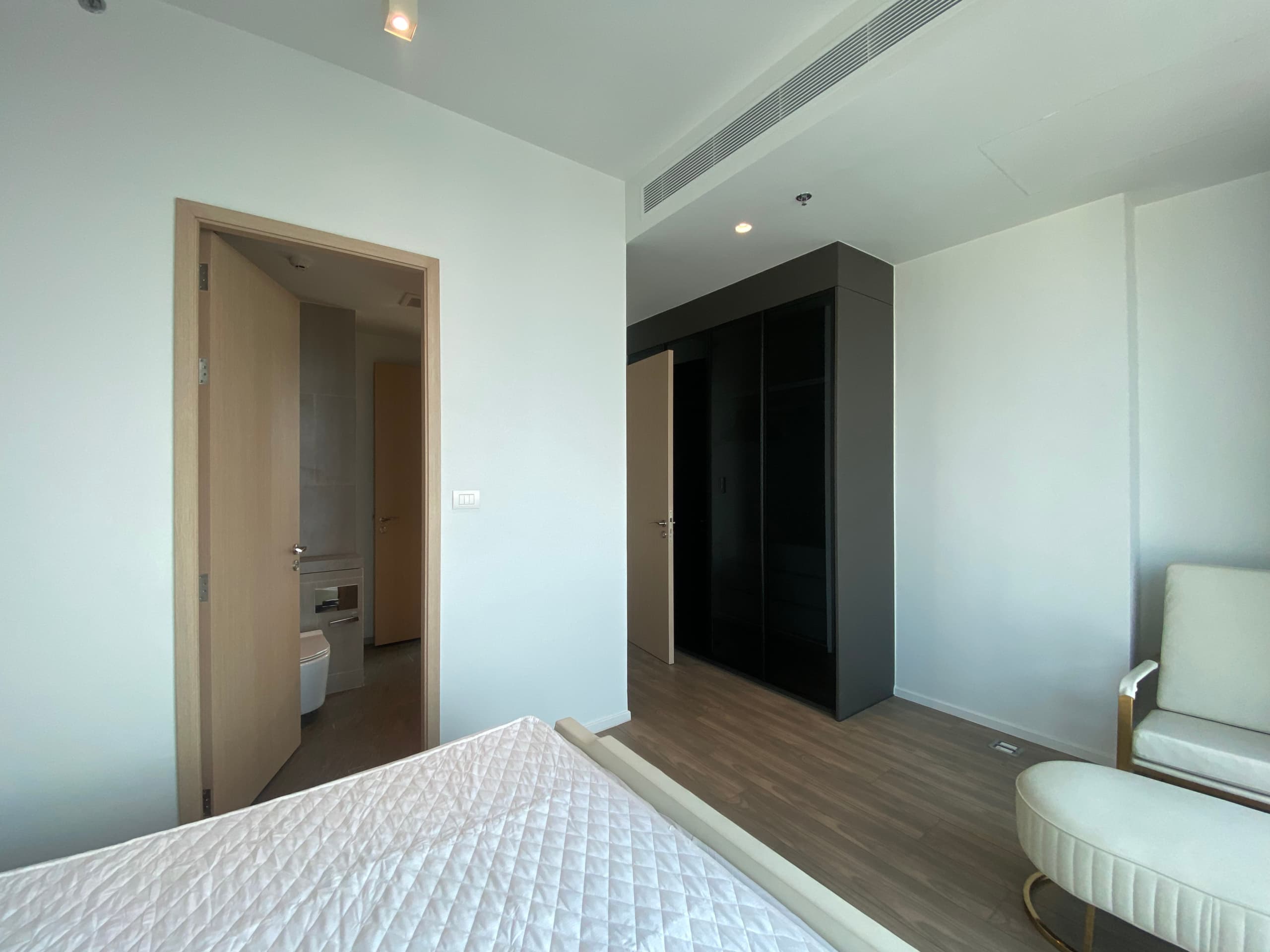 The Lofts Silom by Raimon Land